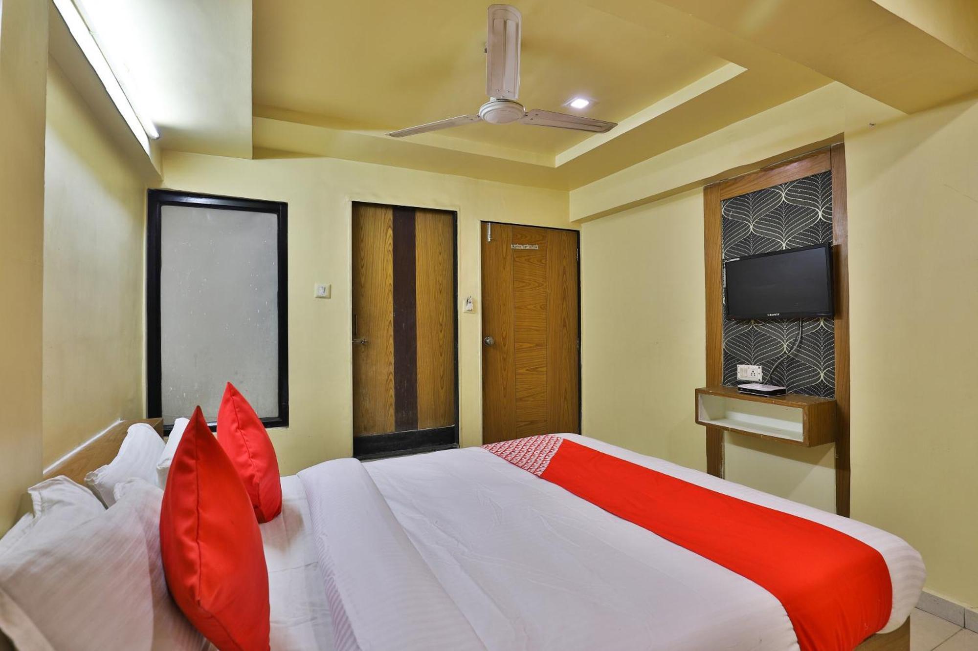 Spot On Hotel Shreeji Palace Ahmedabad Luaran gambar
