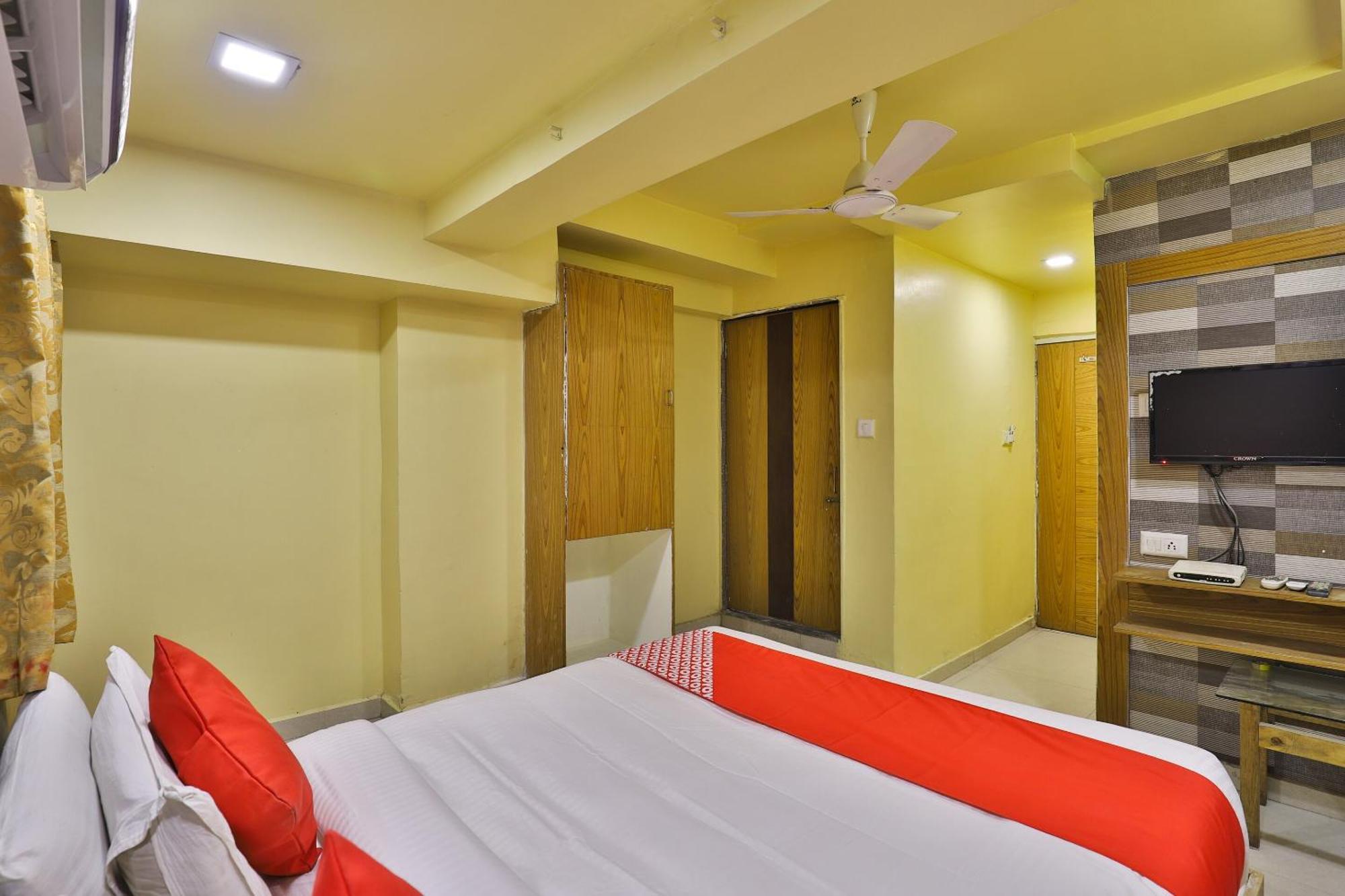 Spot On Hotel Shreeji Palace Ahmedabad Luaran gambar
