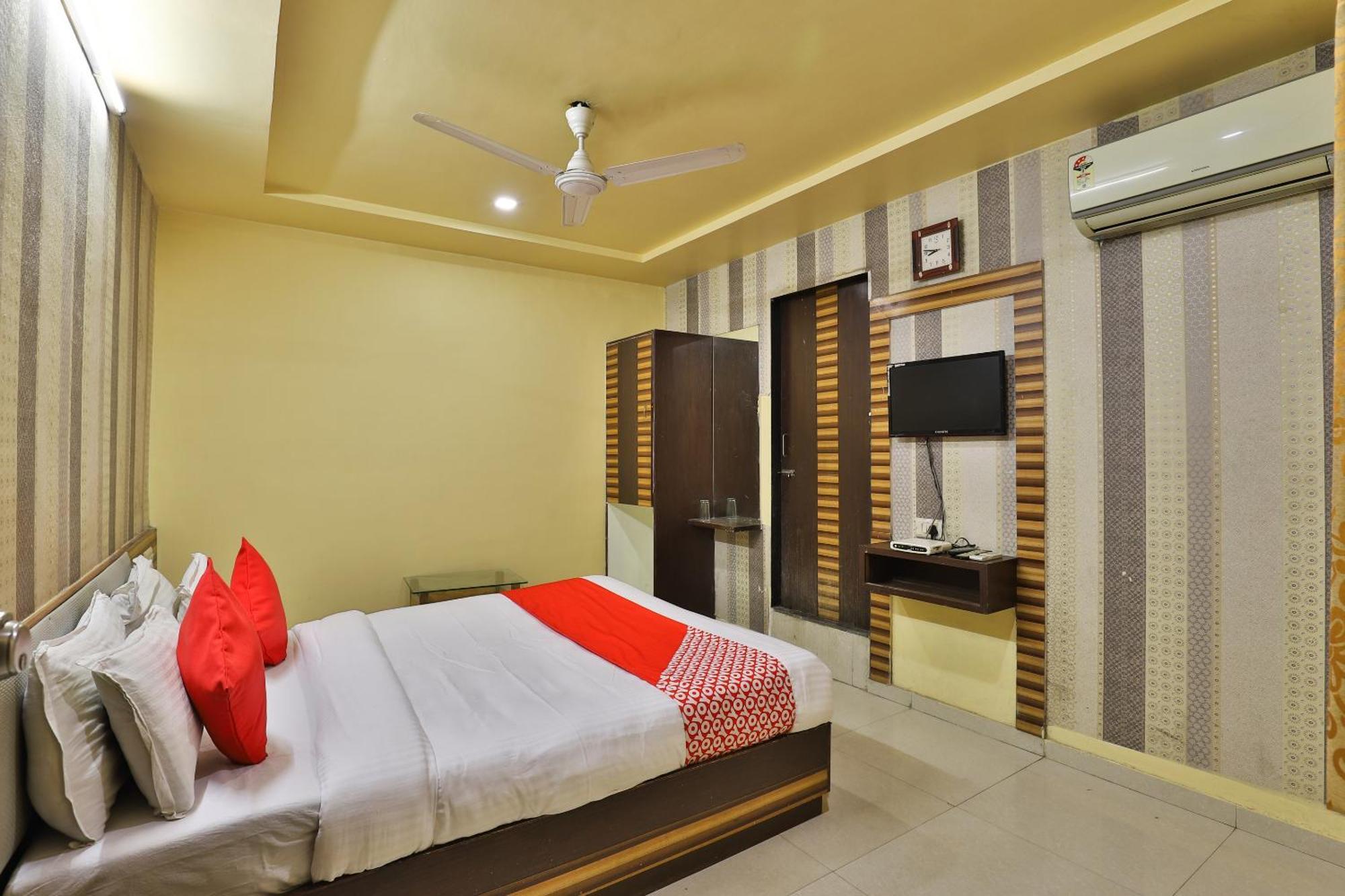 Spot On Hotel Shreeji Palace Ahmedabad Luaran gambar